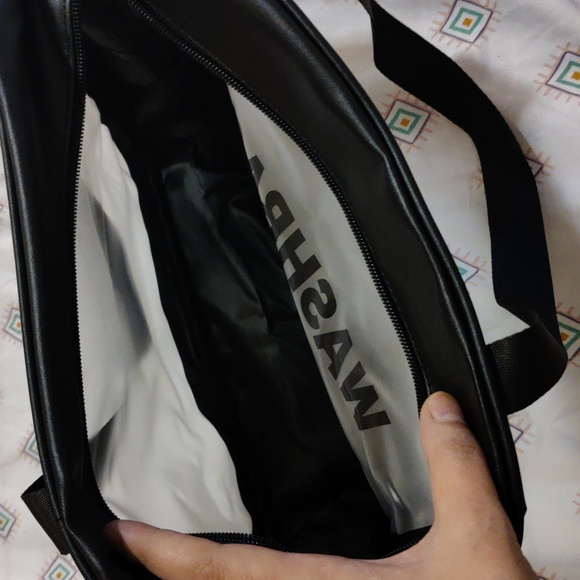 Washbag - Picture 3 of 3